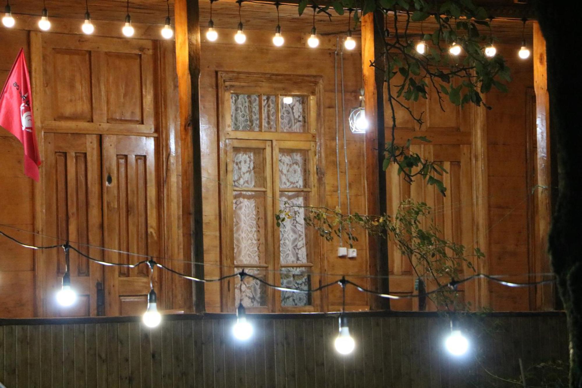 Kipiani Guest House Ყიფიანის Სახლი Khvanchkara Dış mekan fotoğraf