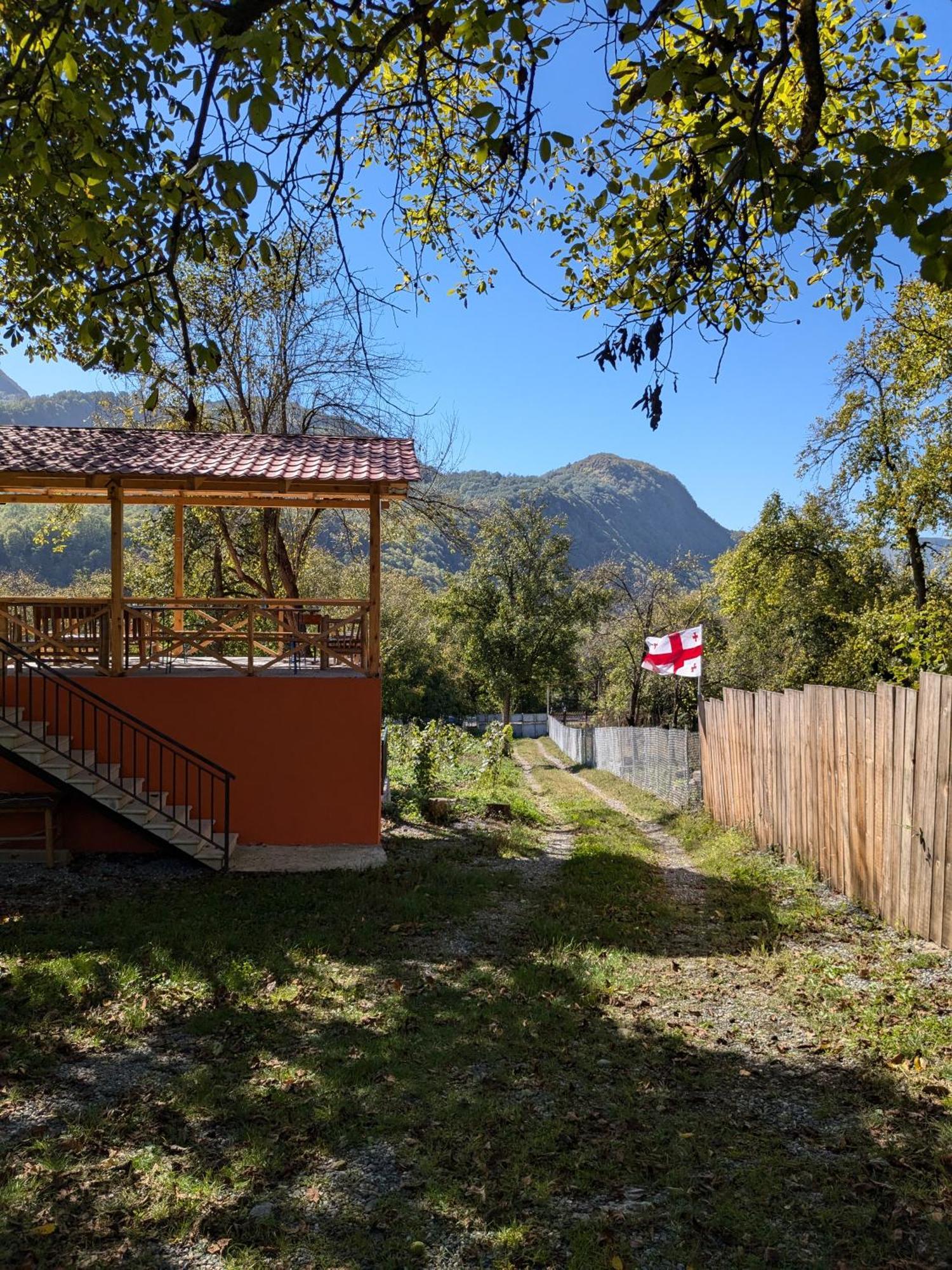Kipiani Guest House Ყიფიანის Სახლი Khvanchkara Dış mekan fotoğraf